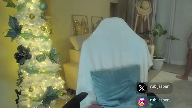 Snapshot of missrubijasper chatting on 01-15-25, 02:27 missrubijasper online show from 01-15-25, 02:27