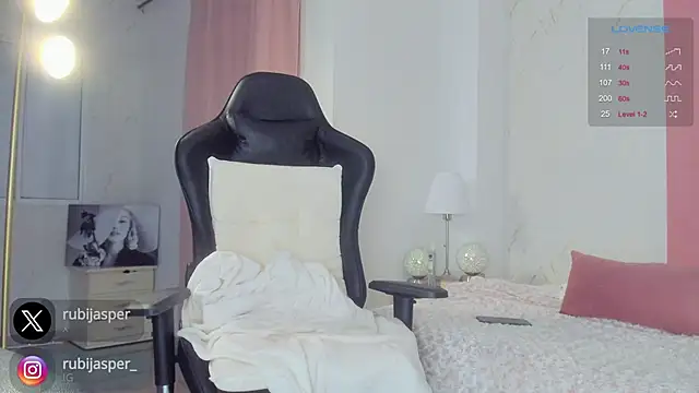 Snapshot of missrubijasper chatting on 01-22-25, 05:48 missrubijasper online show from 01-22-25, 05:48