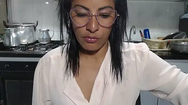 kateleyagrey online show from 04-13-26, 07:52