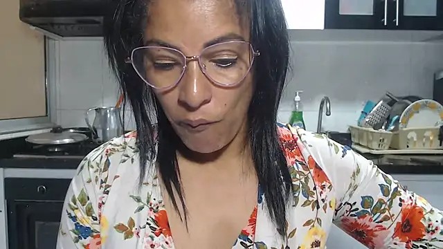 kateleyagrey online show from 04-25-26, 03:53