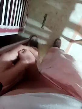 Snapshot of GeilerSchweizer chatting on 01-23-25, 01:13 GeilerSchweizer online show from 01-23-25, 01:13