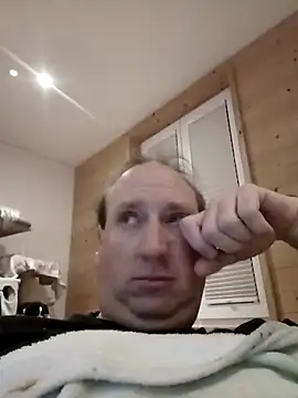 Snapshot of GeilerSchweizer chatting on 01-31-25, 09:26 GeilerSchweizer online show from 01-31-25, 09:26