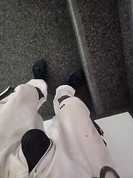 Snapshot of GeilerSchweizer chatting on 10-31-25, 09:32 GeilerSchweizer online show from 10-31-25, 09:32