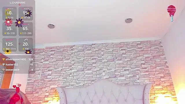 Snapshot of Lucia-sex chatting on 02-14-25, 08:05 Lucia-sex online show from 02-14-25, 08:05