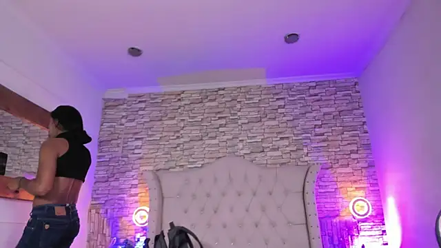 Snapshot of Lucia-sex chatting on 01-15-26, 06:33 Lucia-sex online show from 01-15-26, 06:33