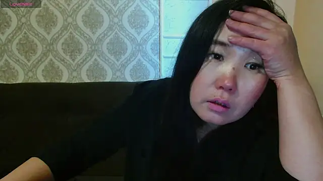 Snapshot of Bet_Lu chatting on 12-13-24, 04:22 Bet Lu online show from 12-13-24, 04:22