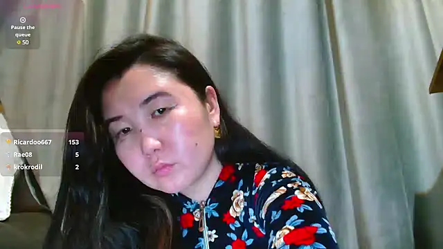 Snapshot of Bet_Lu chatting on 12-19-24, 02:02 Bet Lu online show from 12-19-24, 02:02