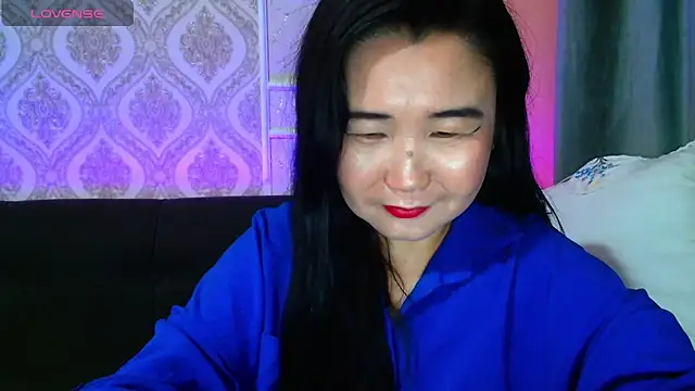 Snapshot of Bet_Lu chatting on 02-14-25, 02:54 Bet Lu online show from 02-14-25, 02:54