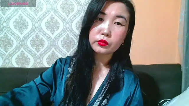 Snapshot of Bet_Lu chatting on 02-17-25, 03:15 Bet Lu online show from 02-17-25, 03:15