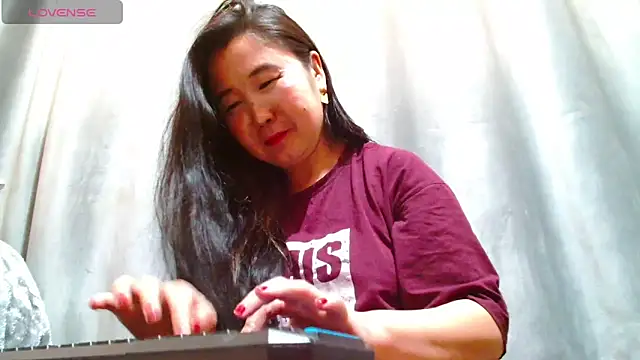 Snapshot of Bet_Lu chatting on 03-21-25, 04:39 Bet Lu online show from 03-21-25, 04:39