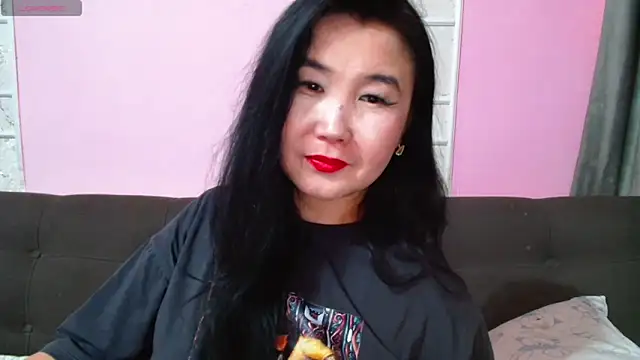 Snapshot of Bet_Lu chatting on 10-18-25, 07:31 Bet Lu online show from 10-18-25, 07:31