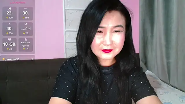 Snapshot of Bet_Lu chatting on 10-19-25, 10:10 Bet Lu online show from 10-19-25, 10:10