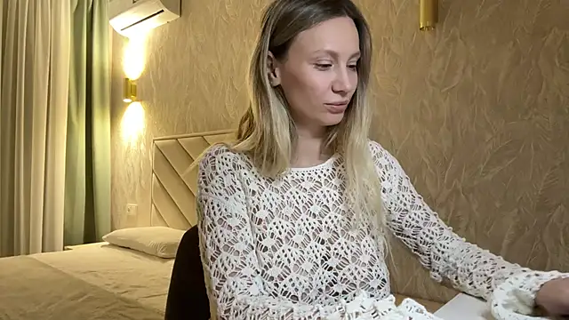 Snapshot of Alice_Wonders chatting on 01-26-25, 10:57 Alice Wonders online show from 01-26-25, 10:57