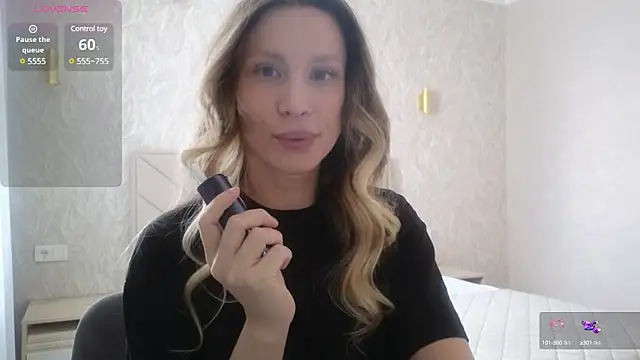 Snapshot of Alice_Wonders chatting on 03-10-25, 07:53 Alice Wonders online show from 03-10-25, 07:53