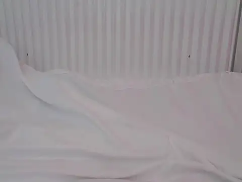 Snapshot of RealLittleRedRidingHood chatting on 10-08-25, 11:52 RealLittleRedRidingHood online show from 10-08-25, 11:52