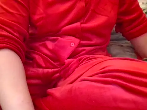 Snapshot of RealLittleRedRidingHood chatting on 11-21-25, 04:27 RealLittleRedRidingHood online show from 11-21-25, 04:27