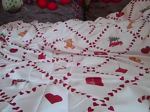 Snapshot of RealLittleRedRidingHood chatting on 11-23-25, 10:04 RealLittleRedRidingHood online show from 11-23-25, 10:04