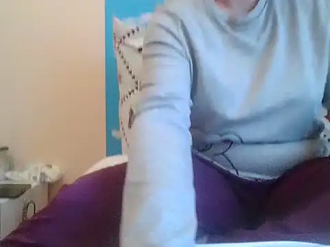 Snapshot of RealLittleRedRidingHood chatting on 01-18-26, 02:54 RealLittleRedRidingHood online show from 01-18-26, 02:54