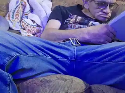 Snapshot of highstepper500 chatting on 12-24-24, 10:33 highstepper500 online show from 12-24-24, 10:33