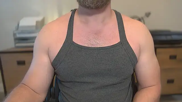 Snapshot of Mister_Dilf chatting on 06-03-26, 02:33 Mister Dilf online show from 06-03-26, 02:33