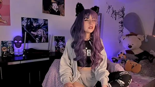 Snapshot of lolaaa_bunny1 chatting on 10-19-25, 01:12 lolaaa bunny1 online show from 10-19-25, 01:12