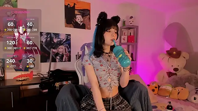 Snapshot of lolaaa_bunny1 chatting on 11-27-25, 04:47 lolaaa bunny1 online show from 11-27-25, 04:47