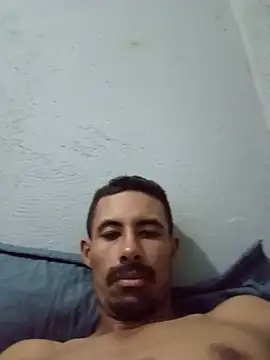 Snapshot of Moreira3307 chatting on 06-22-26, 10:40 Moreira3307 online show from 06-22-26, 10:40