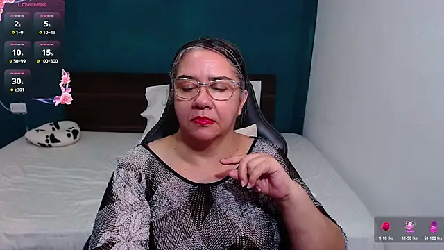 scaelettdubois online show from 10-10-25, 02:10