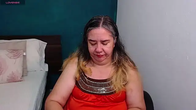 scaelettdubois online show from 12-21-25, 09:44