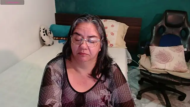 Snapshot of scaelettdubois chatting on 07-14-26, 10:21 scaelettdubois online show from 07-14-26, 10:21