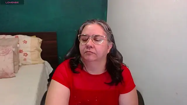 Snapshot of scaelettdubois chatting on 07-28-26, 01:56 scaelettdubois online show from 07-28-26, 01:56