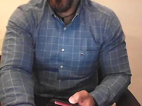 Snapshot of Kalel17073 chatting on 06-23-26, 06:17 Kalel17073 online show from 06-23-26, 06:17