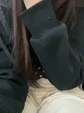 Snapshot of SHARONRodrig chatting on 11-11-25, 09:15 SHARONRodrig online show from 11-11-25, 09:15