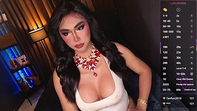 Snapshot of SexGoddess_Celine chatting on 10-23-25, 01:43 SexGoddess Celine online show from 10-23-25, 01:43