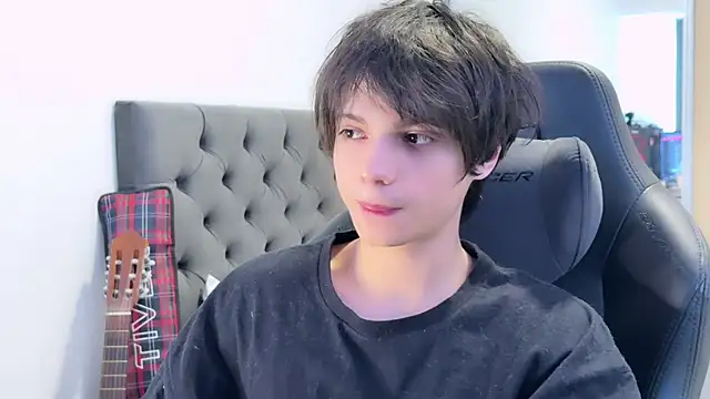 Snapshot of SasukeUhchiaa chatting on 12-03-24, 08:39 SasukeUhchiaa online show from 12-03-24, 08:39