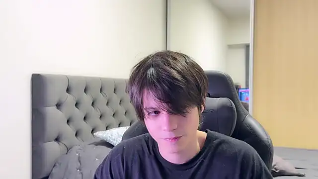 Snapshot of SasukeUhchiaa chatting on 01-09-25, 11:34 SasukeUhchiaa online show from 01-09-25, 11:34