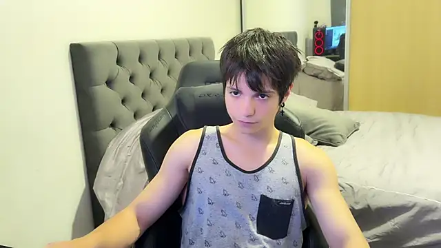 Snapshot of SasukeUhchiaa chatting on 02-18-25, 12:48 SasukeUhchiaa online show from 02-18-25, 12:48