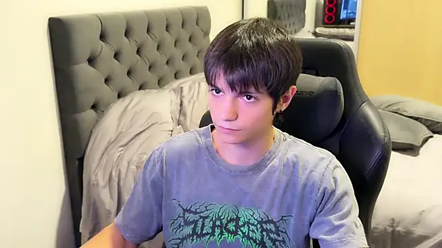 Snapshot of SasukeUhchiaa chatting on 02-25-25, 06:14 SasukeUhchiaa online show from 02-25-25, 06:14