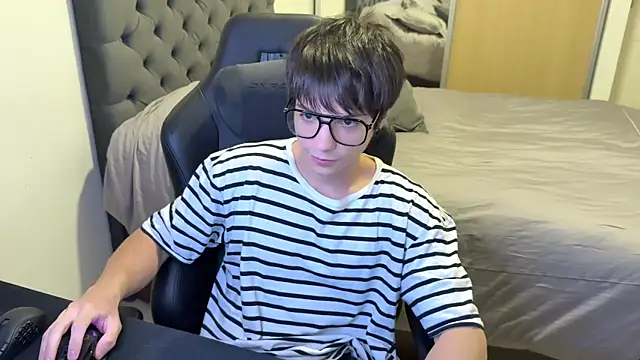 Snapshot of SasukeUhchiaa chatting on 03-11-25, 11:48 SasukeUhchiaa online show from 03-11-25, 11:48