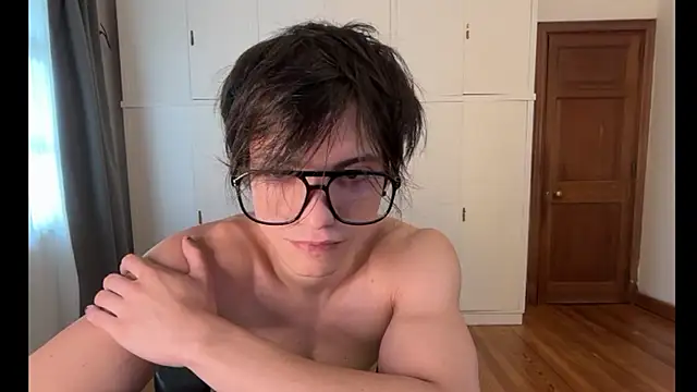 Snapshot of SasukeUhchiaa chatting on 01-09-26, 09:49 SasukeUhchiaa online show from 01-09-26, 09:49