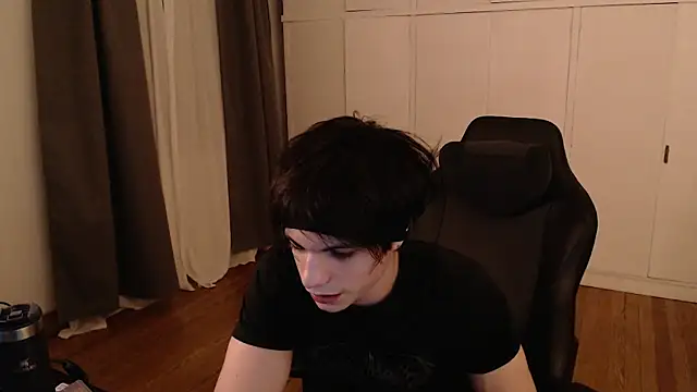 Snapshot of SasukeUhchiaa chatting on 01-13-26, 03:01 SasukeUhchiaa online show from 01-13-26, 03:01