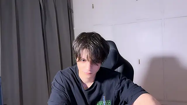 Snapshot of SasukeUhchiaa chatting on 02-20-26, 06:37 SasukeUhchiaa online show from 02-20-26, 06:37