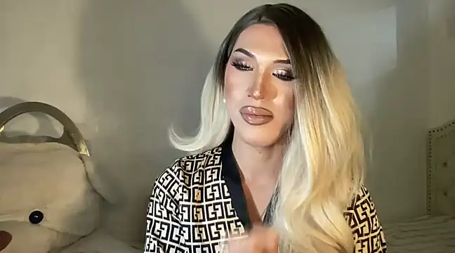 Snapshot of Ts_glamxxxx chatting on 02-06-25, 09:22 Ts glamxxxx online show from 02-06-25, 09:22