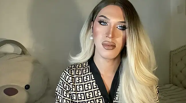 Snapshot of Ts_glamxxxx chatting on 02-11-25, 07:54 Ts glamxxxx online show from 02-11-25, 07:54