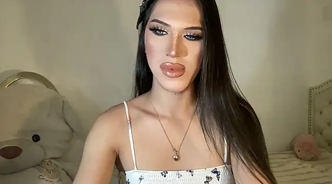 Snapshot of Ts_glamxxxx chatting on 02-22-25, 02:50 Ts glamxxxx online show from 02-22-25, 02:50