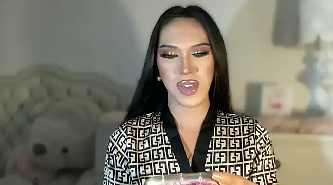 Snapshot of Ts_glamxxxx chatting on 03-11-25, 09:56 Ts glamxxxx online show from 03-11-25, 09:56