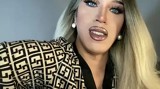 Snapshot of Ts_glamxxxx chatting on 03-15-25, 02:03 Ts glamxxxx online show from 03-15-25, 02:03