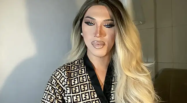 Snapshot of Ts_glamxxxx chatting on 03-16-25, 03:28 Ts glamxxxx online show from 03-16-25, 03:28