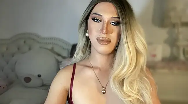 Snapshot of Ts_glamxxxx chatting on 03-21-25, 07:00 Ts glamxxxx online show from 03-21-25, 07:00