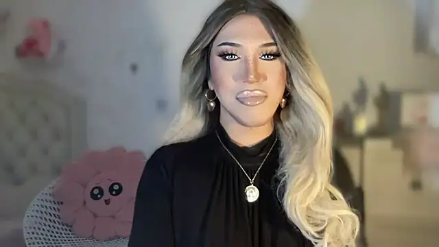 Snapshot of Ts_glamxxxx chatting on 09-08-25, 11:48 Ts glamxxxx online show from 09-08-25, 11:48